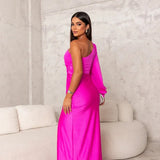 Abito Lungo Elegante dalla Linea Fluida