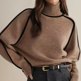 Maglione dolcevita con piping a contrasto