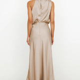 Abito Lungo con Spalline Eleganti
