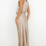 Abito Lungo con Spalline Eleganti