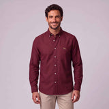 Camicia a maniche lunghe con colletto classico e bottoni da uomo
