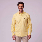 Camicia a maniche lunghe con colletto classico e bottoni da uomo