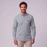Camicia a maniche lunghe con colletto classico e bottoni da uomo