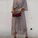 Vestito in chiffon leggero con scollatura a V
