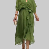 Vestito in chiffon leggero con scollatura a V