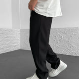 Pantaloni Uomo Ampi dal Design Minimalista