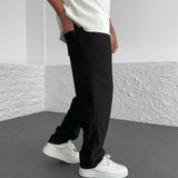 Pantaloni Uomo Ampi dal Design Minimalista