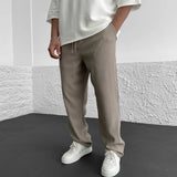 Pantaloni Uomo Ampi dal Design Minimalista