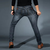 Jeans Uomo Elasticizzati a Taglio Aderente