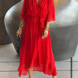 Vestito in chiffon leggero con scollatura a V