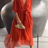 Vestito in chiffon leggero con scollatura a V